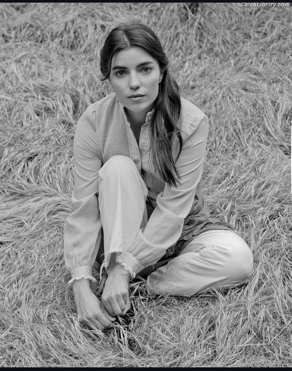 Angela Trimbur photo 17 of 91