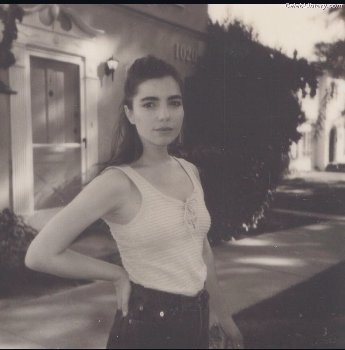 Angela Trimbur photo 4 of 91