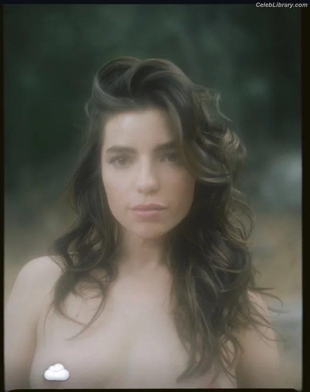 Angela Trimbur photo 4 of 91