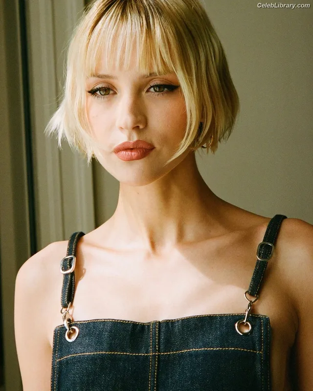 Angèle Van Laeken photo 24 of 236