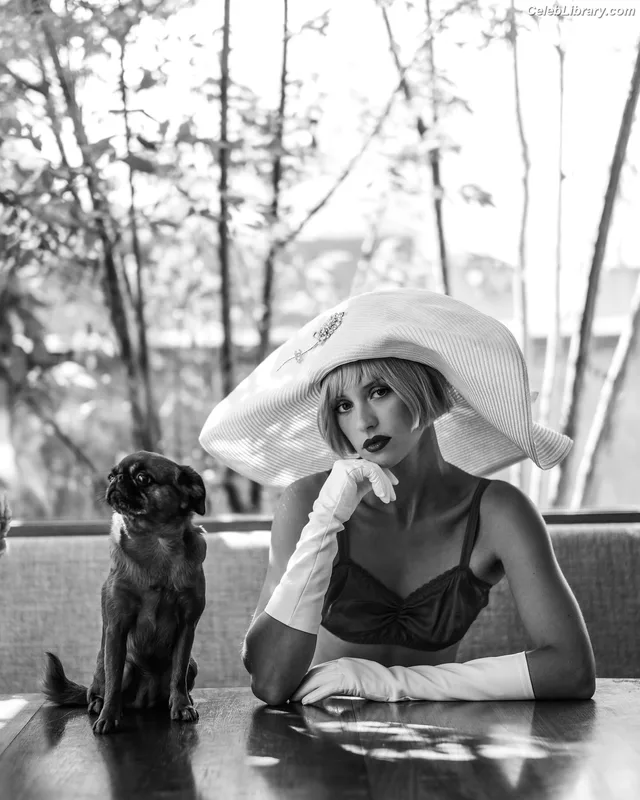 Angèle Van Laeken photo 10 of 236