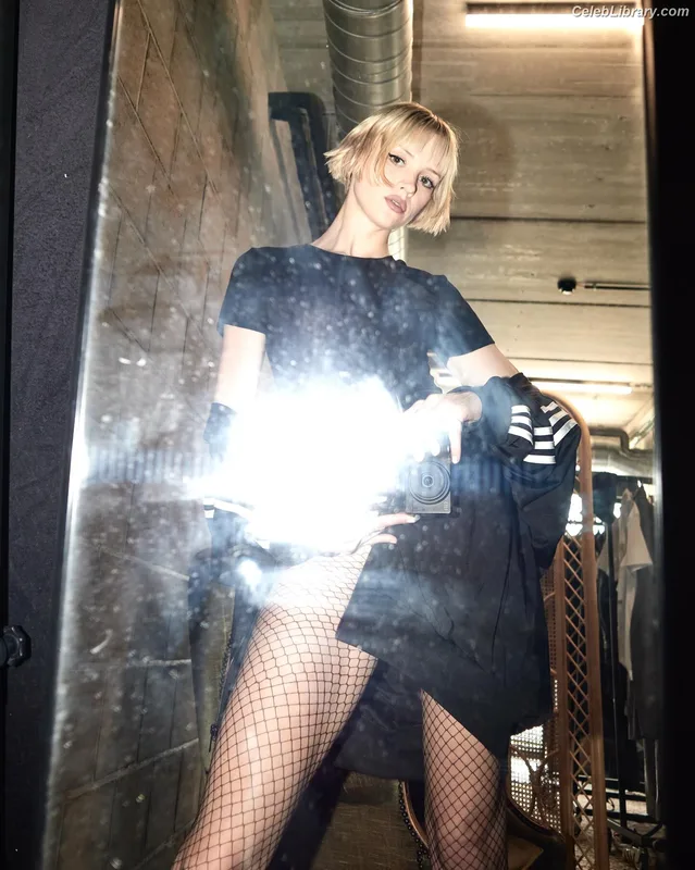 Angèle Van Laeken photo 5 of 236