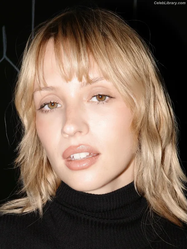 Angèle Van Laeken photo 2 of 236