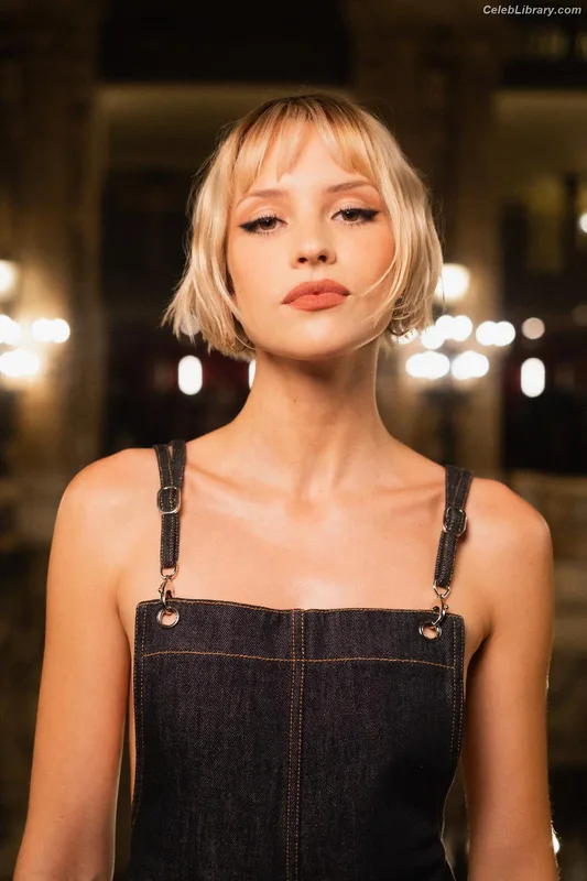 Angèle Van Laeken photo 24 of 236