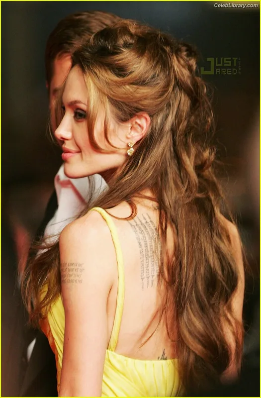 Angelina Jolie photo 5 of 611