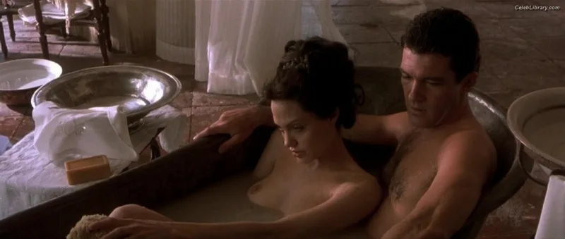 Angelina Jolie photo 18 of 611