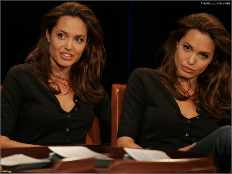 Angelina Jolie photo 13 of 611