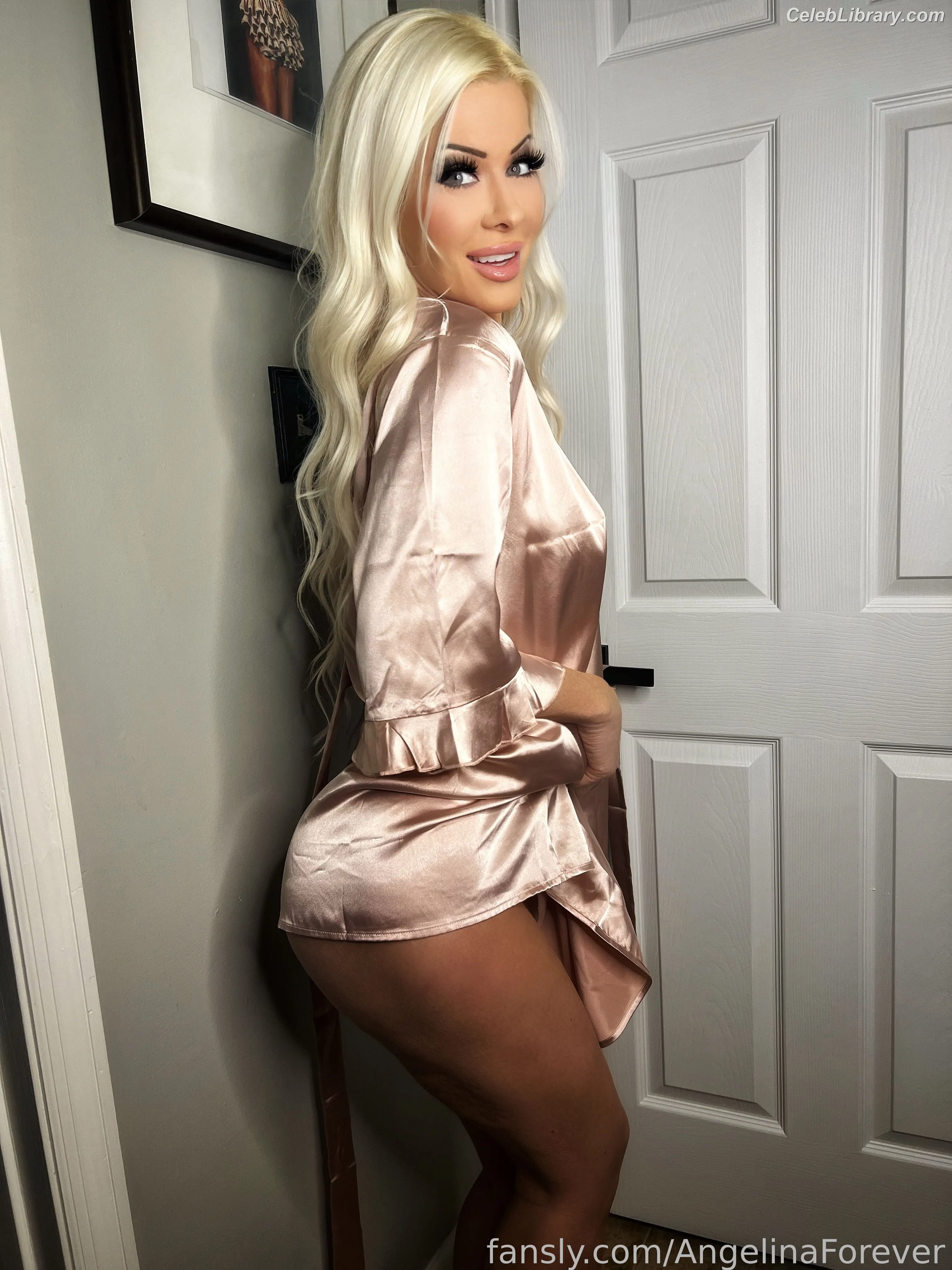 Angelina Love photo 15 of 144