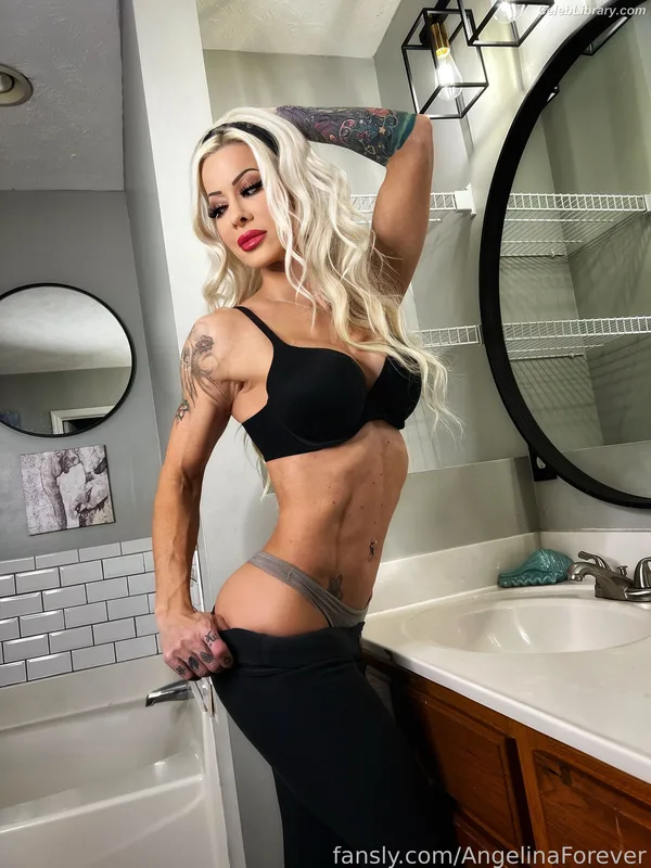 Angelina Love photo 5 of 276