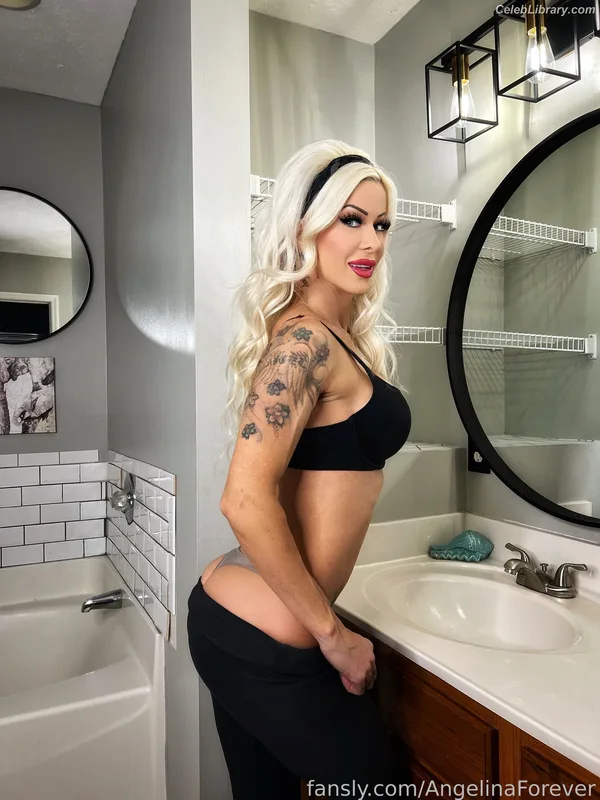 Angelina Love photo 6 of 276