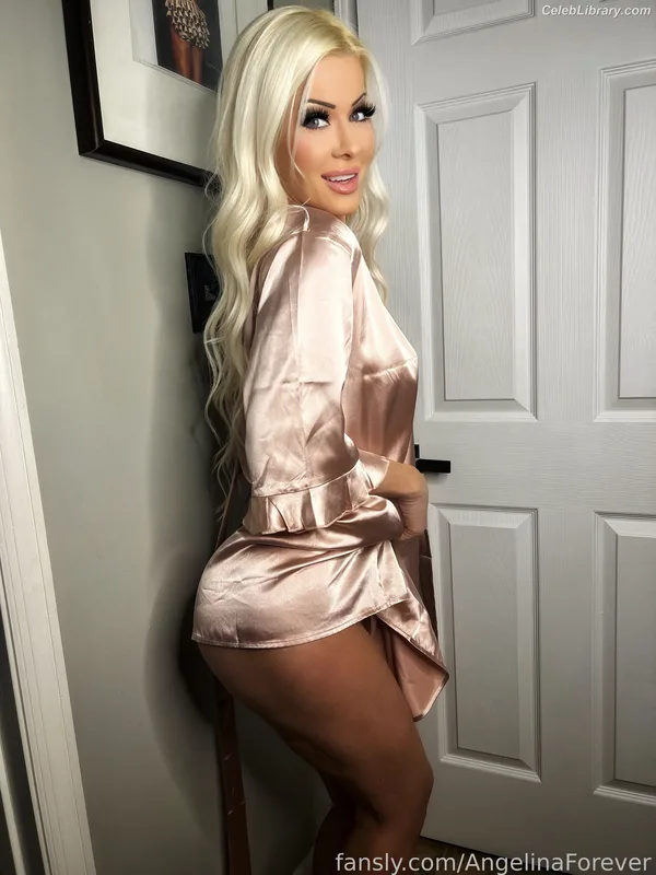 Angelina Love photo 15 of 276