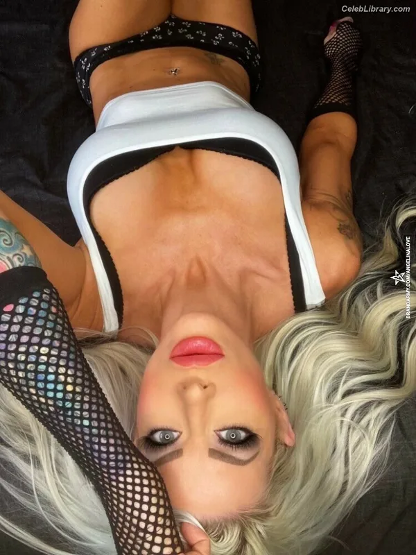 Angelina Love photo 20 of 276