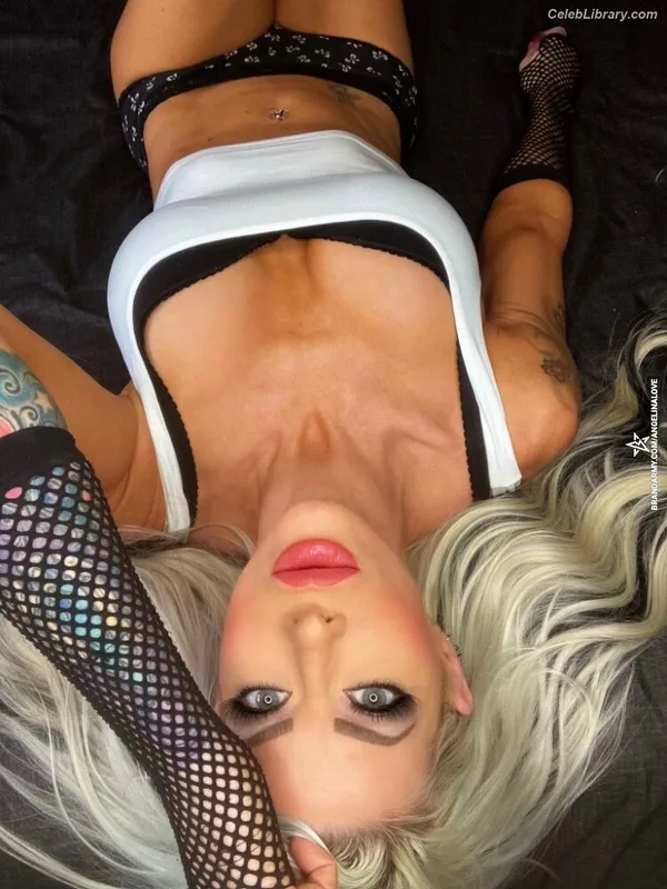 Angelina Love photo 1 of 276