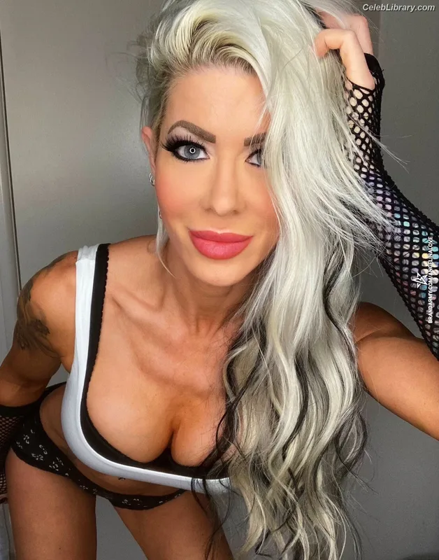 Angelina Love photo 2 of 276