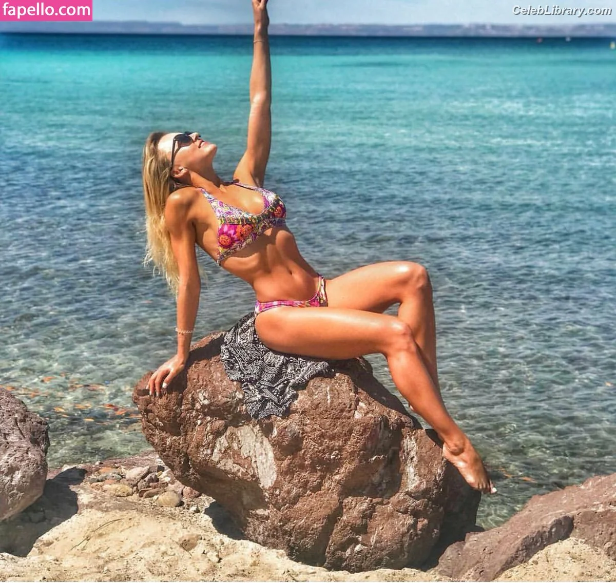 Angelique Boyer photo 19 of 65