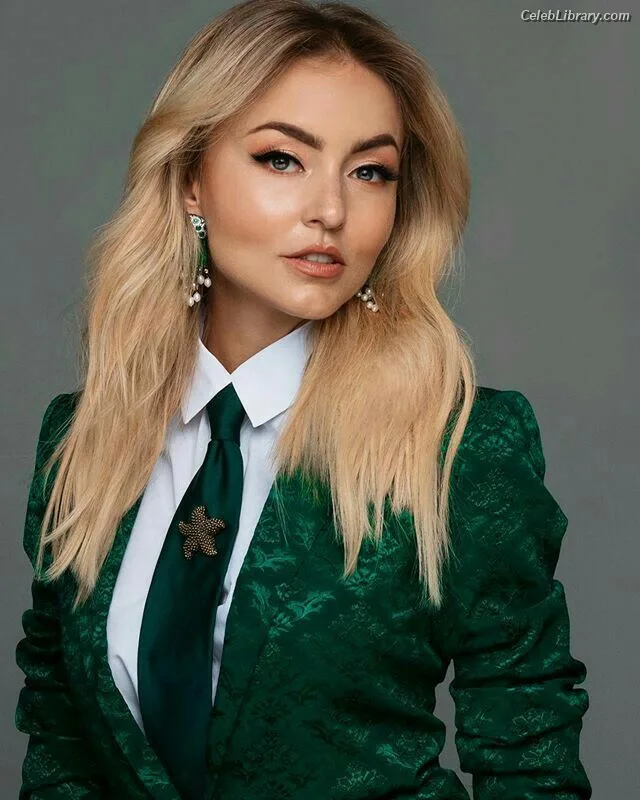Angelique Boyer photo 16 of 66
