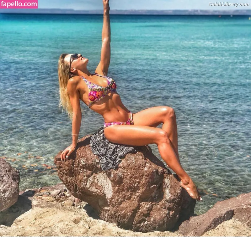 Angelique Boyer photo 19 of 66