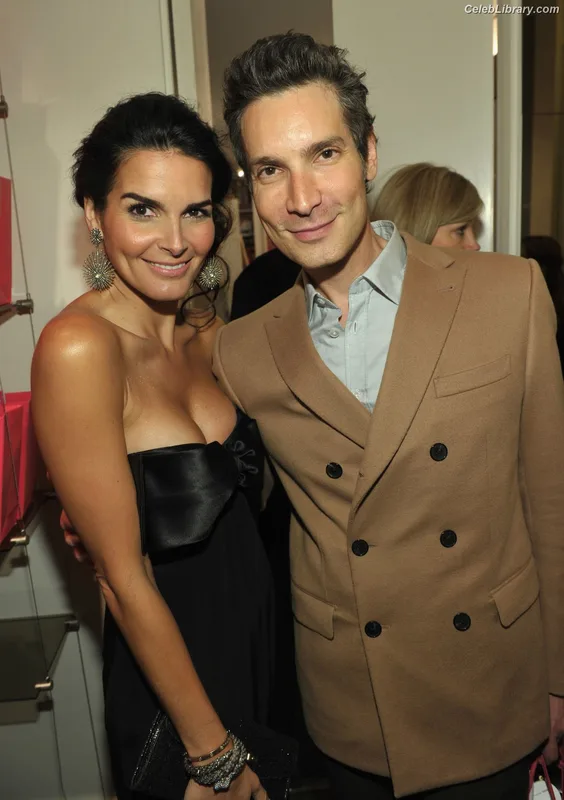 Angie Harmon photo 5 of 111