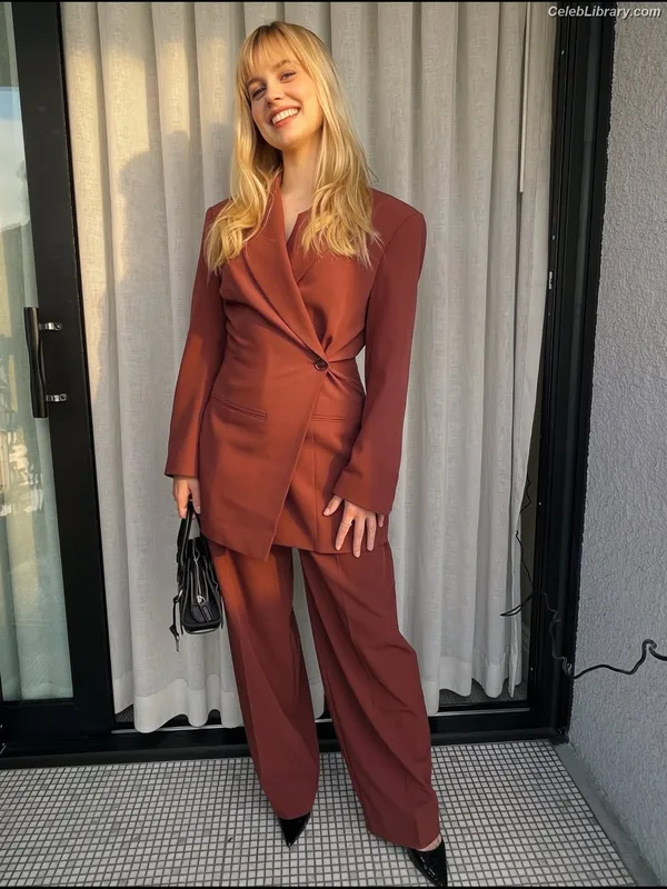 Angourie Rice photo 5 of 317