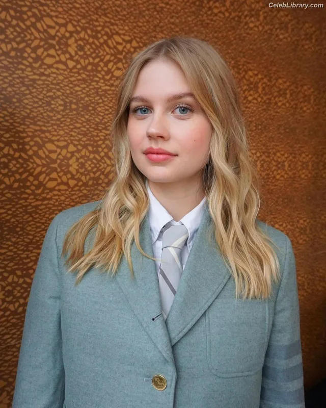 Angourie Rice photo 2 of 317