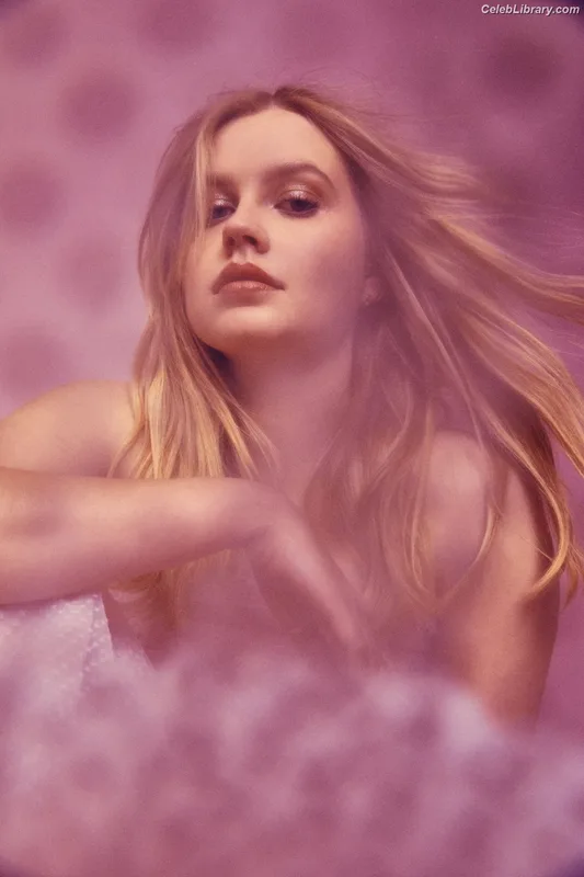 Angourie Rice photo 7 of 317