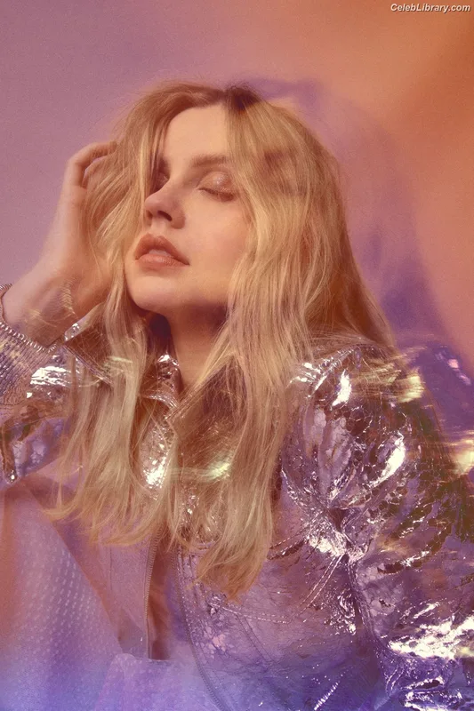 Angourie Rice photo 8 of 317