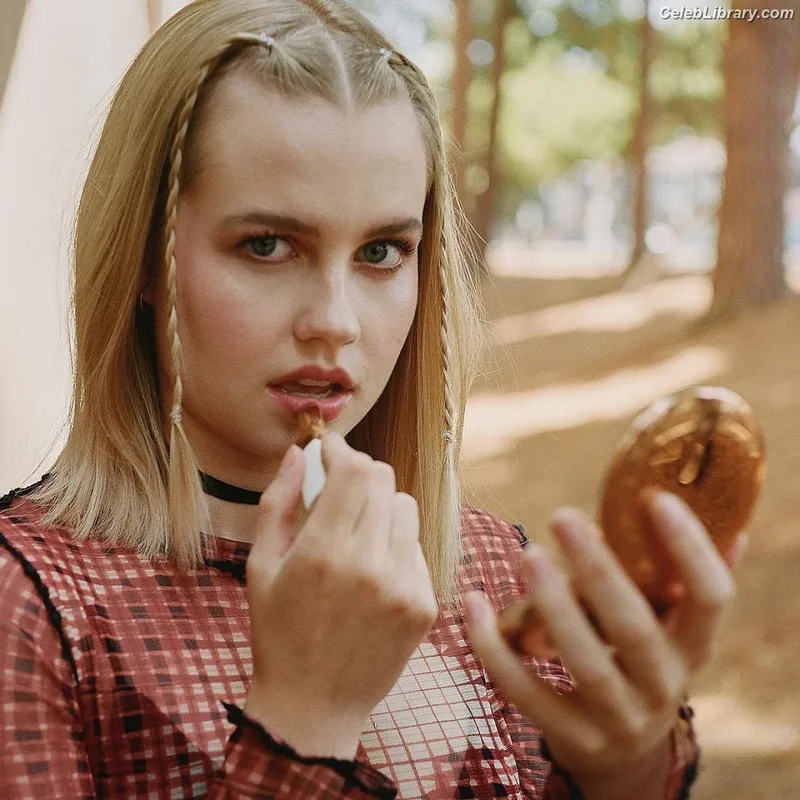 Angourie Rice photo 15 of 317