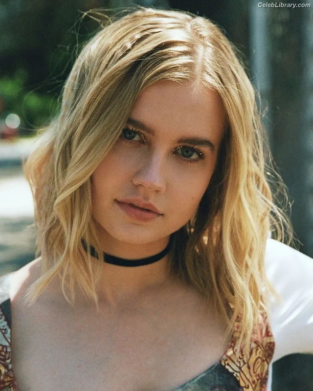 Angourie Rice photo 2 of 317