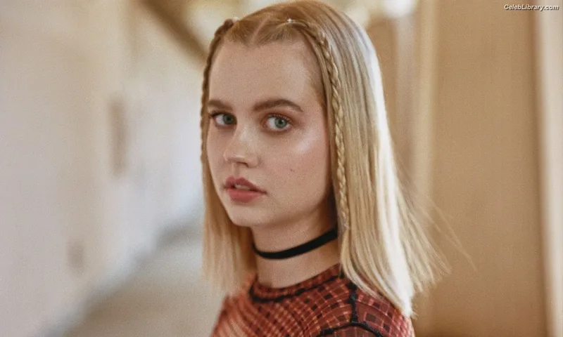Angourie Rice photo 3 of 317