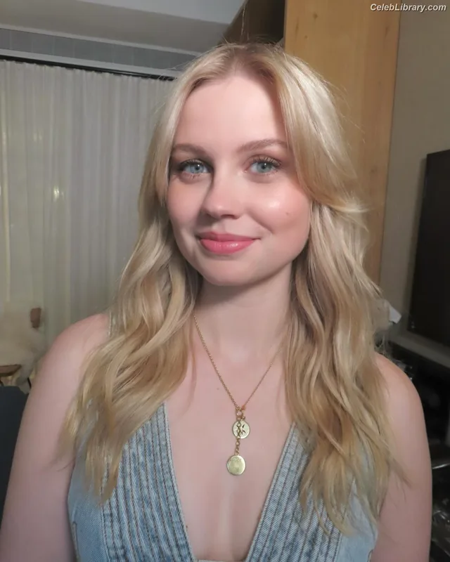 Angourie Rice photo 3 of 317