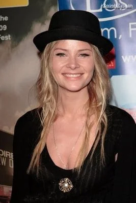 Anita Briem photo 5 of 55