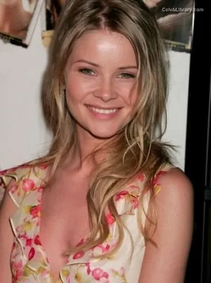 Anita Briem photo 7 of 56
