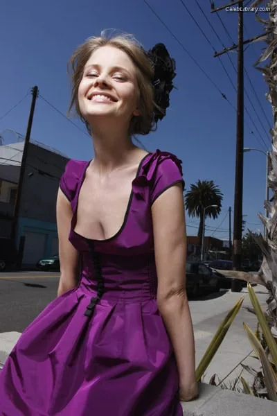 Anita Briem photo 8 of 56