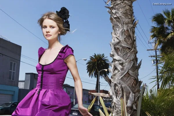 Anita Briem photo 7 of 56