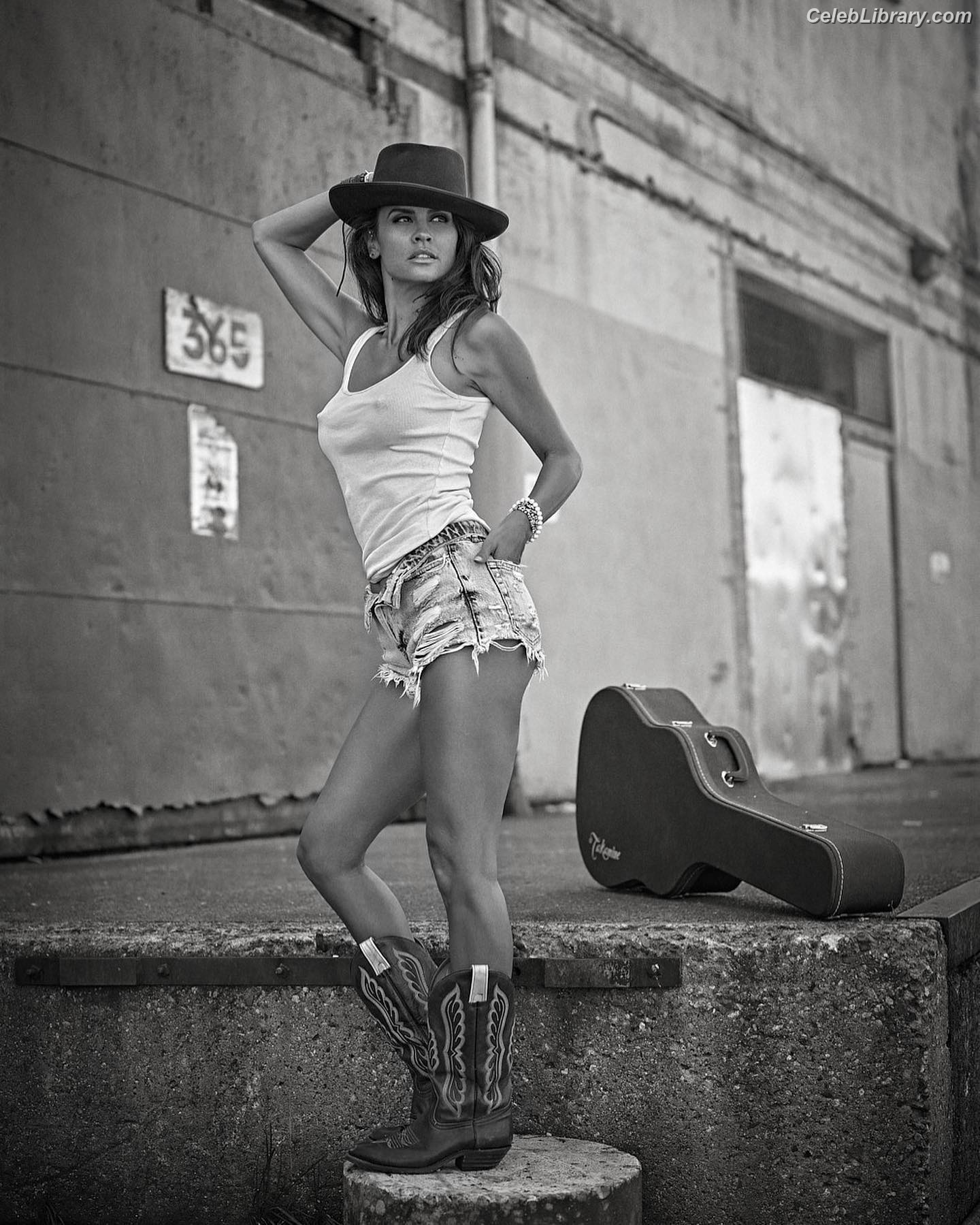 Anita Brown photo 18 of 22