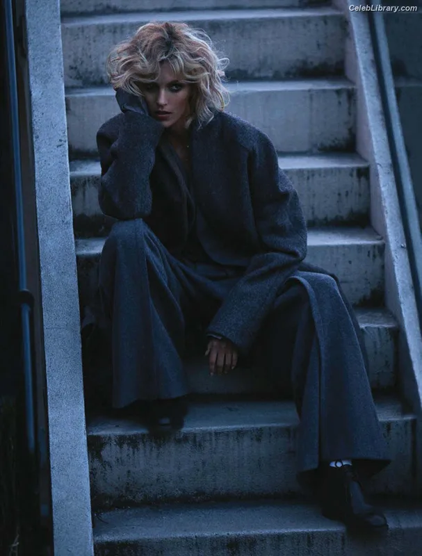 Anja Rubik photo 23 of 118