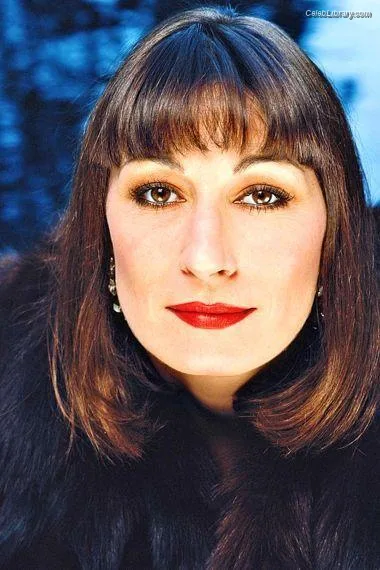 Anjelica Huston photo 2 of 36
