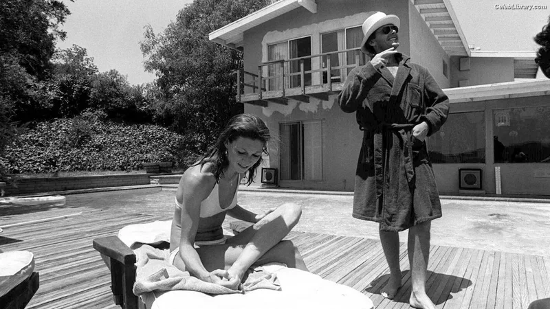 Anjelica Huston photo 3 of 36
