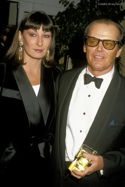 Anjelica Huston photo 4 of 36