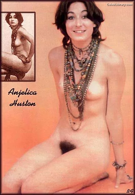 Anjelica Huston photo 22 of 36