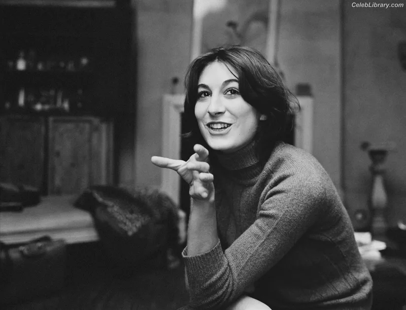Anjelica Huston photo 5 of 36