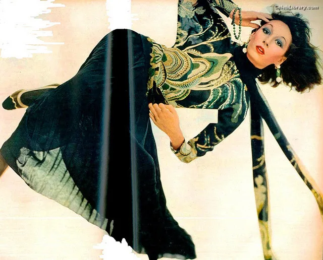 Anjelica Huston photo 9 of 36