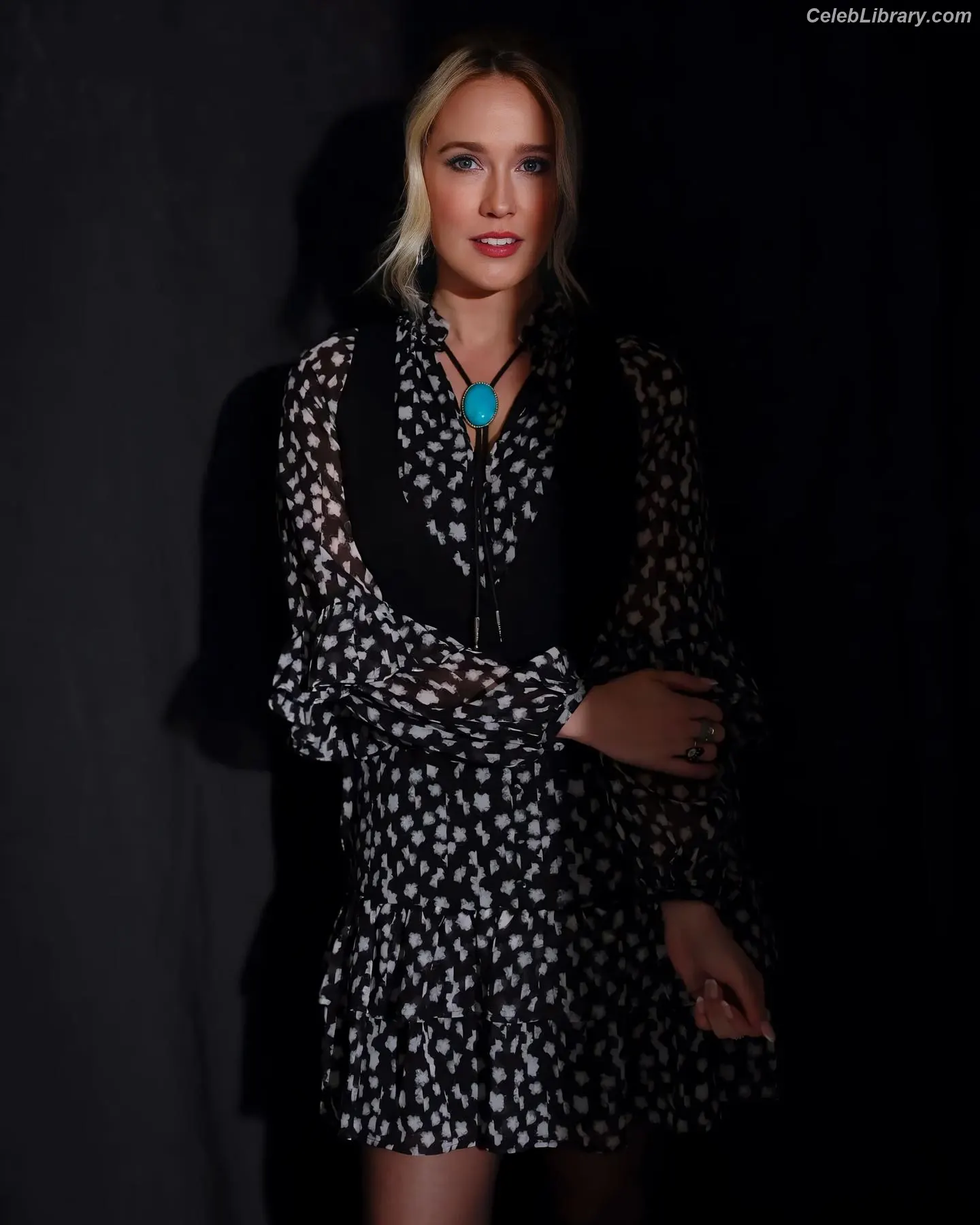 Anna Camp photo 13 of 161