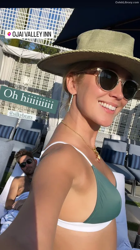 Anna Camp photo 2 of 161