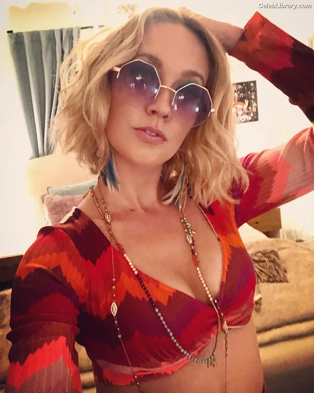 Anna Camp photo 17 of 161