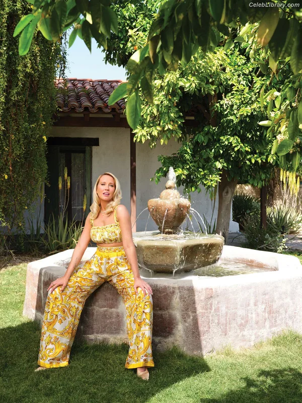 Anna Camp photo 3 of 161