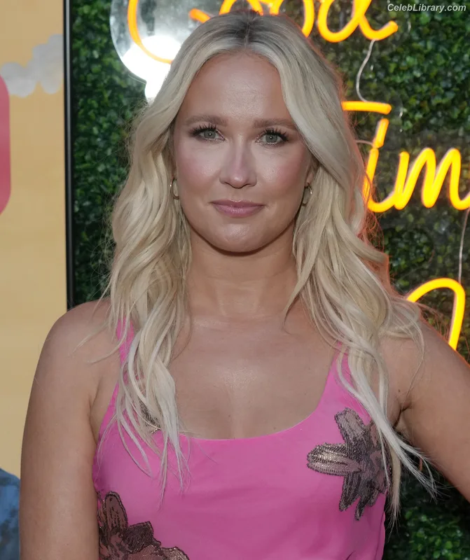 Anna Camp photo 15 of 161