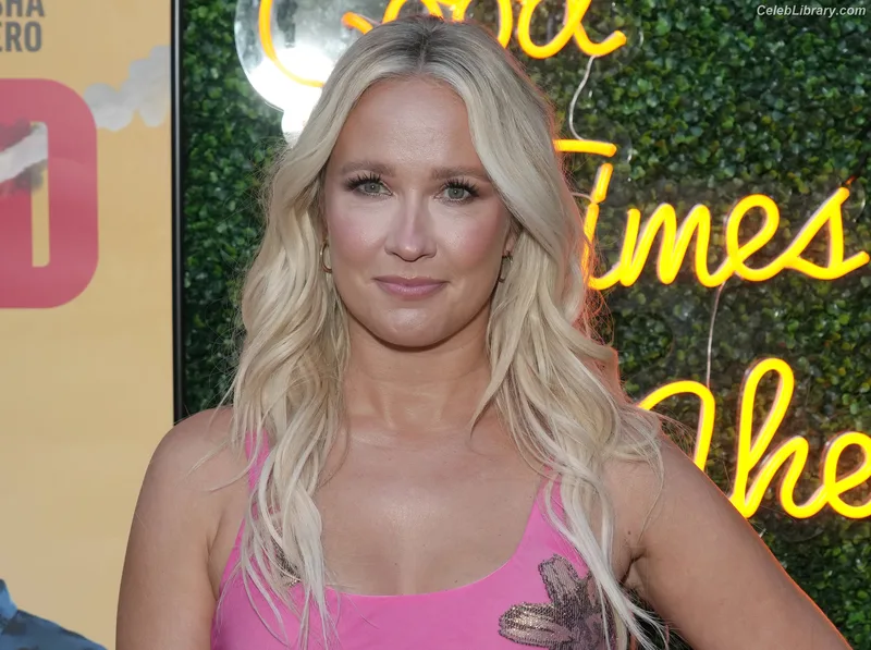 Anna Camp photo 15 of 161