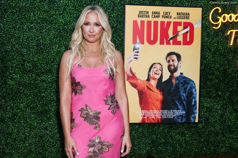 Anna Camp photo 18 of 161