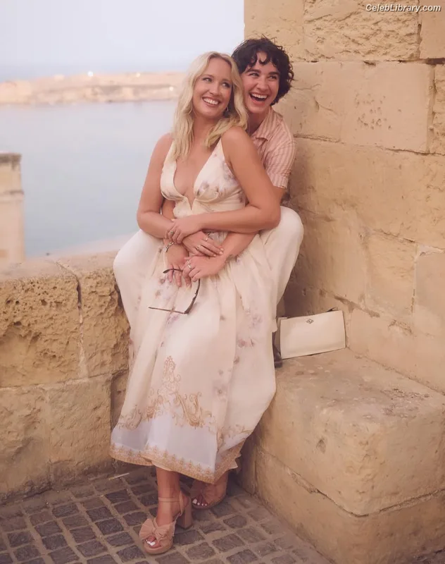 Anna Camp photo 22 of 161